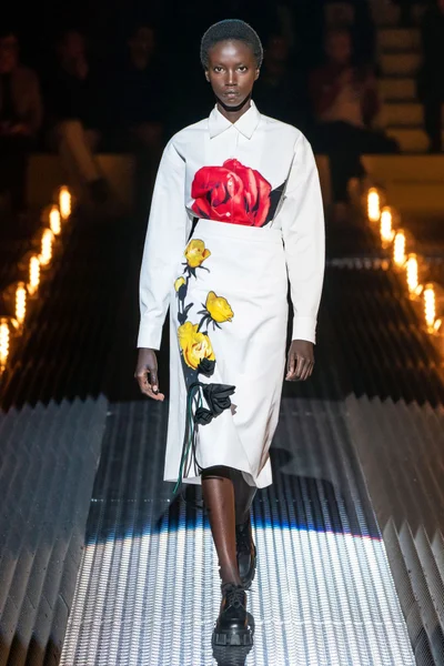 Look 3